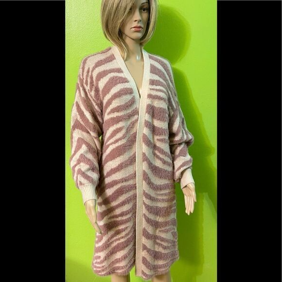 Jennifer Lopez Sweaters - Jennifer Lopez Cardigan L